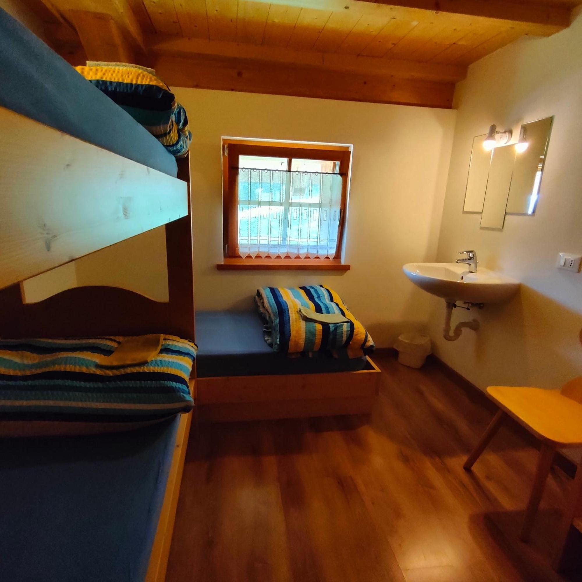 Rifugio Stella Alpina Spiz Piaz Per Escursionisti Hotel Pozza di Fassa Luaran gambar