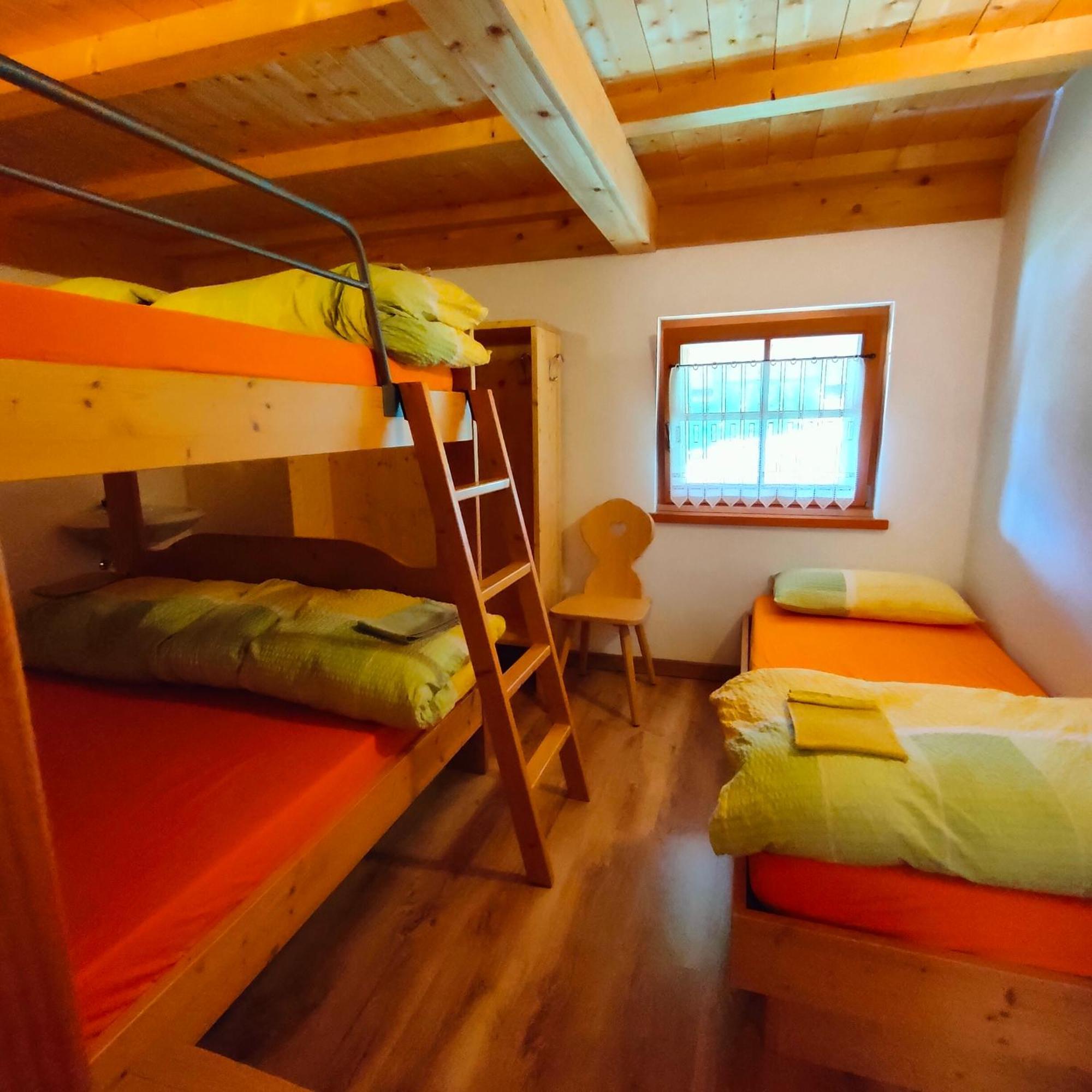 Rifugio Stella Alpina Spiz Piaz Per Escursionisti Hotel Pozza di Fassa Luaran gambar